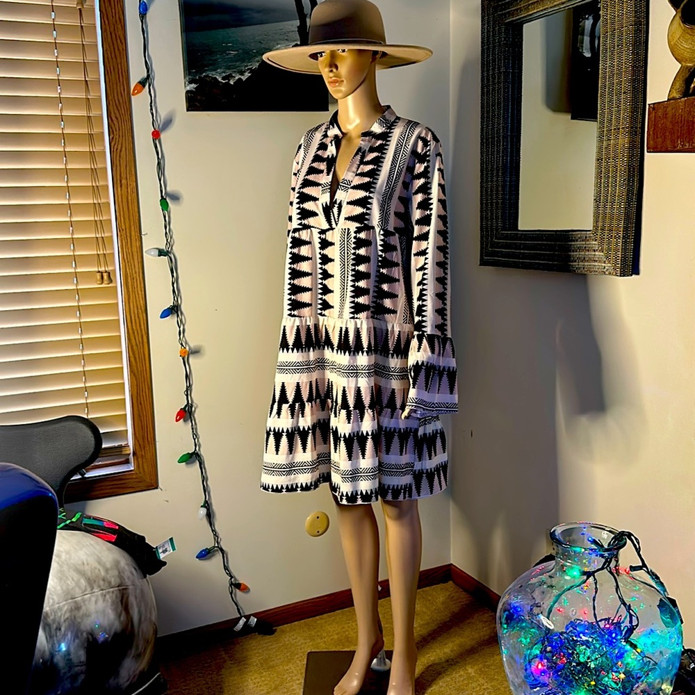 Knee length beach dress XL geometric print